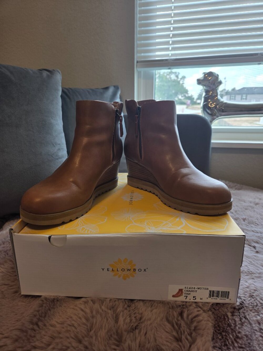 Yellow Box Booties - Picture 2 of 4